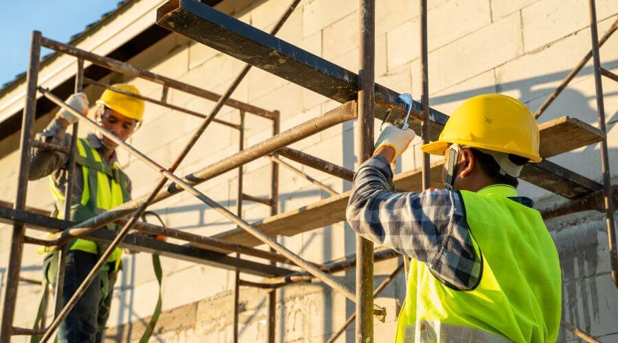 Professional gutter cleaning in Hindsville, AR